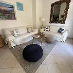 Nicola Jago Villa